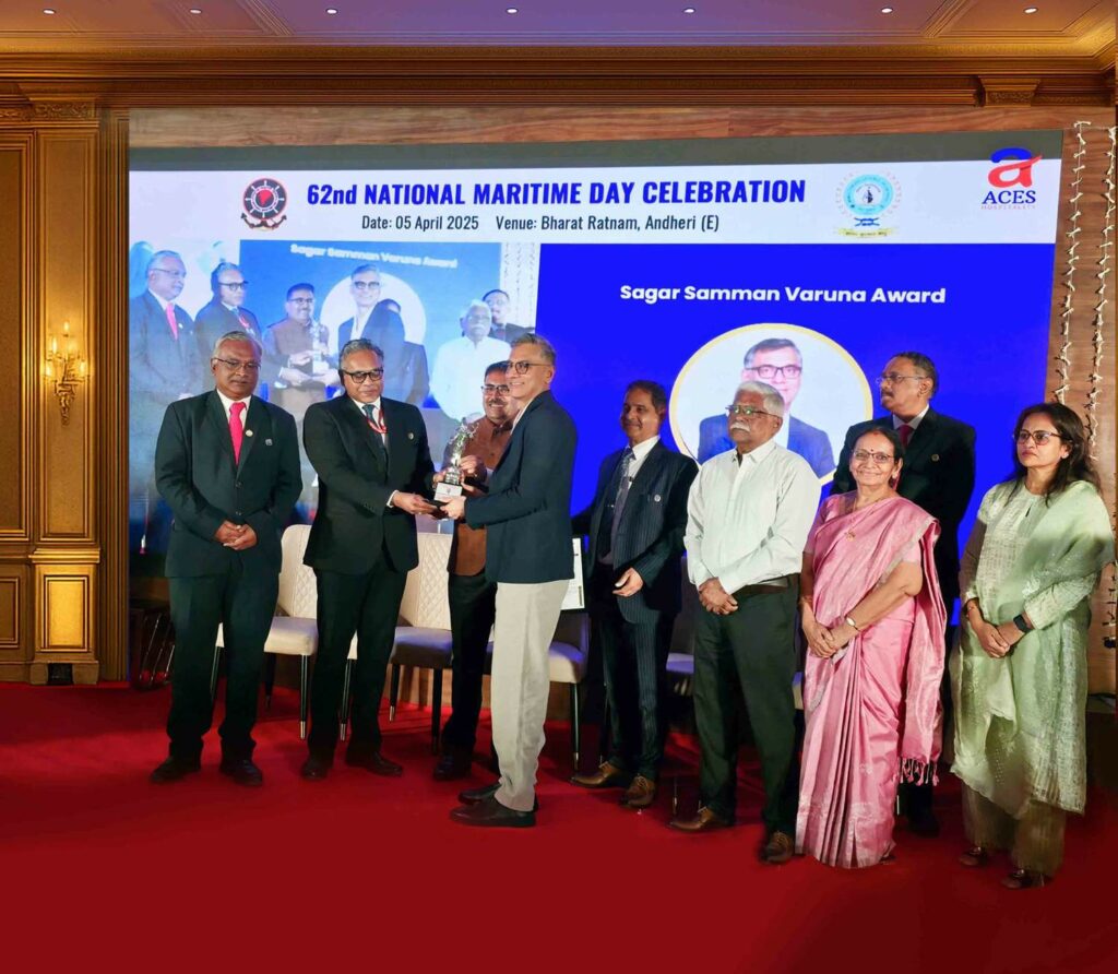 Captain Rajesh Unni receiving the National Maritime Varuna Award 2025 from the Directorate General of Shipping during National Maritime Day celebrations.